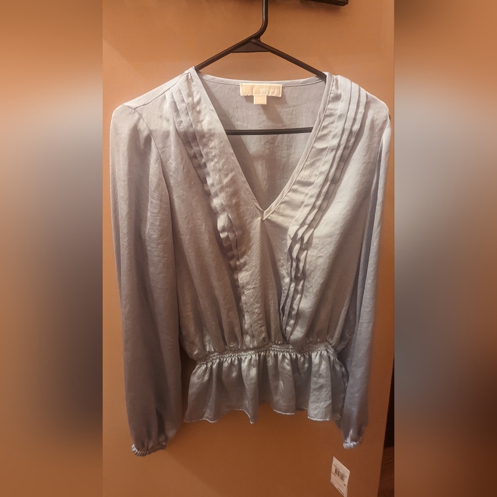Brand New Michael kors dressy blouse with v-neck Polyester